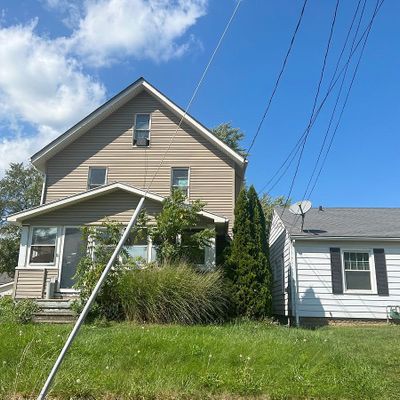 573 E Ford Ave, Barberton, OH 44203