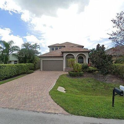 576 97 Th Ave N, Naples, FL 34108