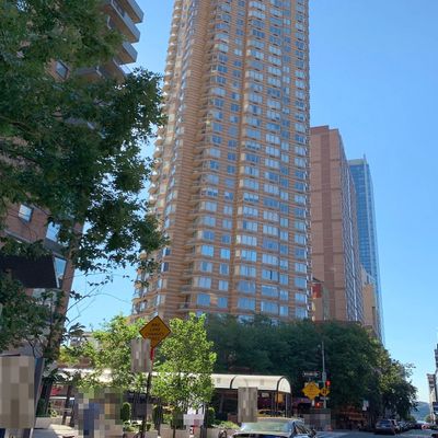 500 W 43 Rd St #25 E, New York, NY 10036