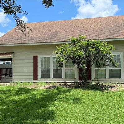 504 Hackberry St, Louise, TX 77455