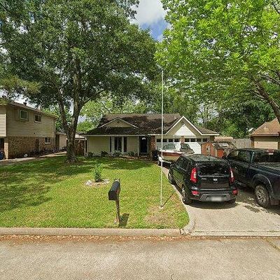 511 W Nottingham Dr, League City, TX 77573