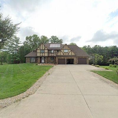 512 E Waters Edge Dr, Belleville, IL 62221