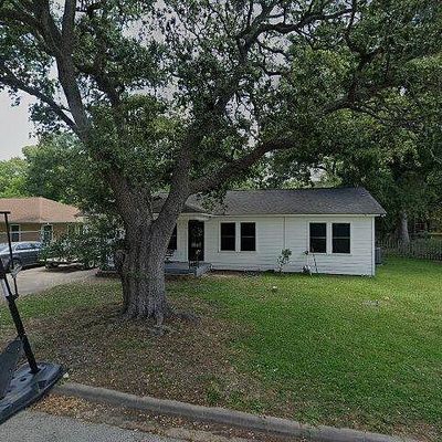 612 Willow St, Angleton, TX 77515