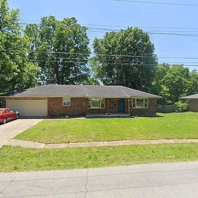 626 E Locust St, Bolivar, MO 65613