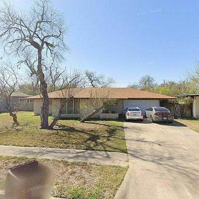 627 W Richard Ave, Kingsville, TX 78363