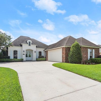 6558 Clark Plantation Dr, Gonzales, LA 70737