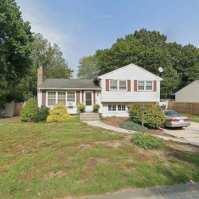 68 Damon Ave, Warwick, RI 02889