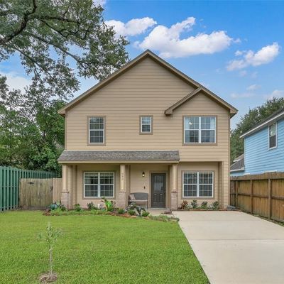 592 Mosswood Dr, Conroe, TX 77302