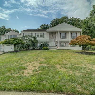 6 Cypress Ct, Fairfield, NJ 07004