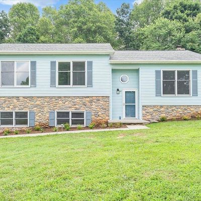 60 Eastover Rd, Rocky Mount, VA 24151