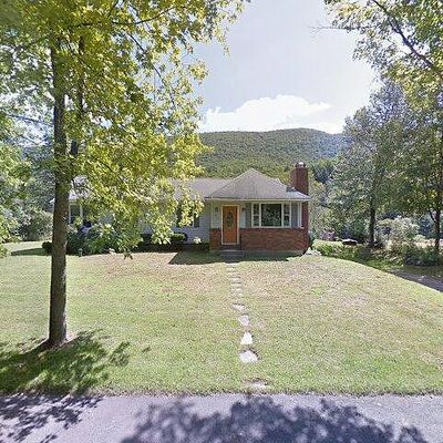 600 River Rd, Clarksburg, MA 01247