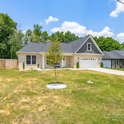 601 Gray Dr, Charlotte, NC 28213