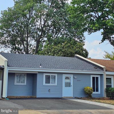 6020 Regents Park Rd, Centreville, VA 20120