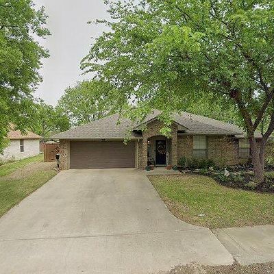 611 S Jefferson St, Pilot Point, TX 76258