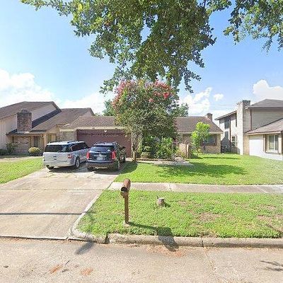 7619 Secretariat Ln, Houston, TX 77071