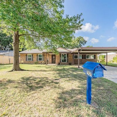 7924 Donegal Ln, North Richland Hills, TX 76180