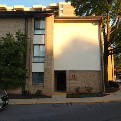 8 Monroe St #8 101, Rockville, MD 20850