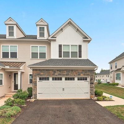 8 Parry Way, Warminster, PA 18974