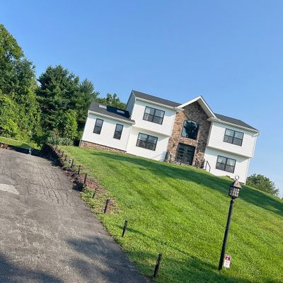 8 W Gate Dr, Glenwood, NJ 07418