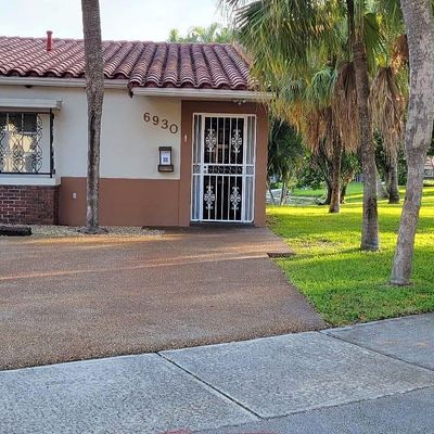 6930 Holly Rd, Miami Lakes, FL 33014