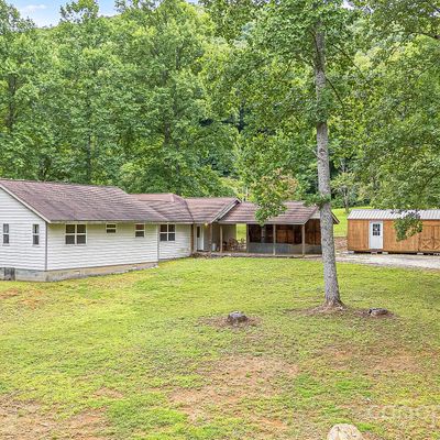 70 Landis Ln, Burnsville, NC 28714