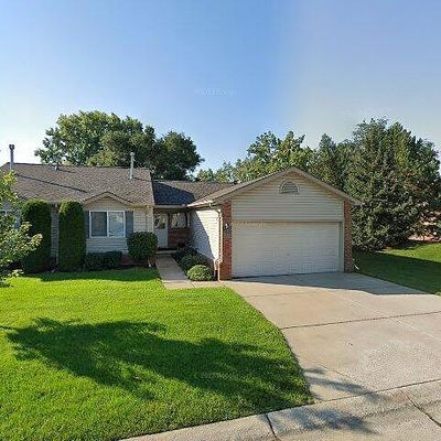 7004 Jessica Ct, Center Line, MI 48015