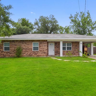 708 Birch St, Waveland, MS 39576