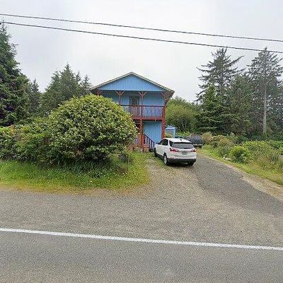 715 Copalis Beach Rd, Copalis Beach, WA 98535