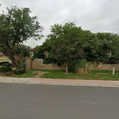 7201 Lake Victoria Rd, Laredo, TX 78041