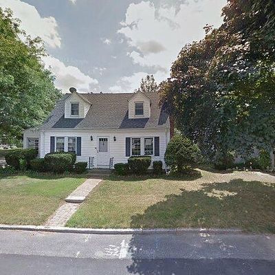 85 Wannamoisett Rd, East Providence, RI 02914