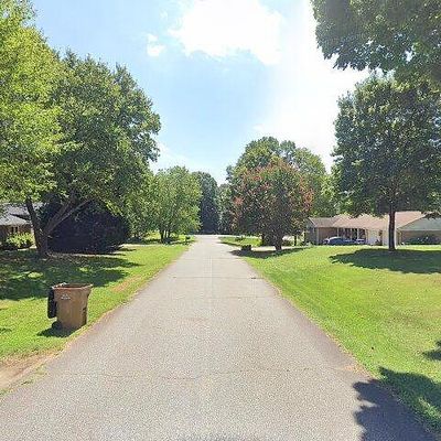 859 Crystal Springs Dr, Lincolnton, NC 28092