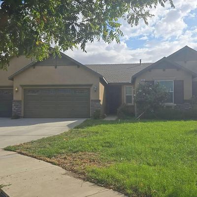 892 Himalaya Dr, Lemoore, CA 93245