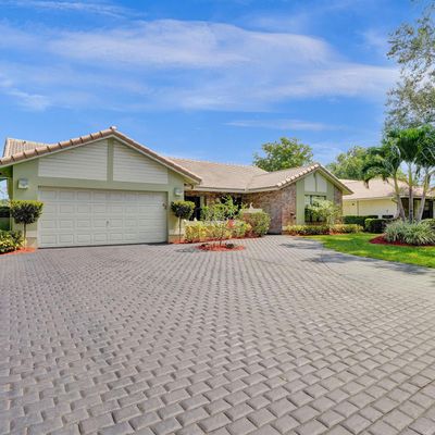 8993 Nw 51 St Pl, Coral Springs, FL 33067