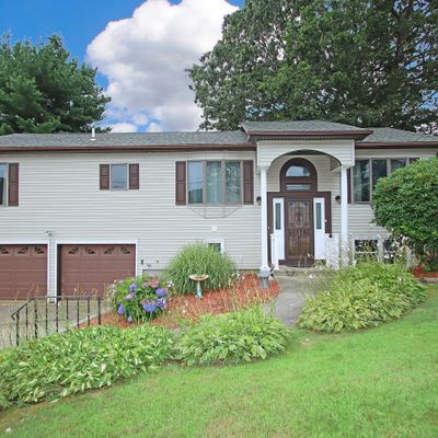 9 Adams Hts, Groton, CT 06340