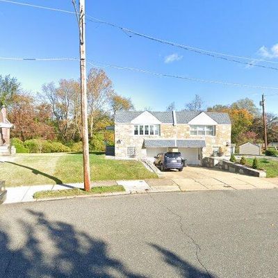 9240 Crispin St, Philadelphia, PA 19114