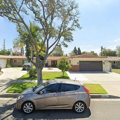 813 N Mantle Ln, Santa Ana, CA 92701