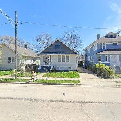 817 S Mcalister Ave, Waukegan, IL 60085