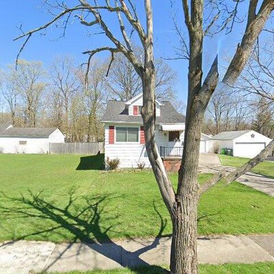 84 Thames Ave, Bedford, OH 44146