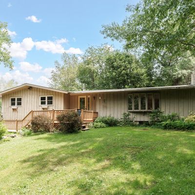 N1498 Schaefer Rd, Columbus, WI 53925