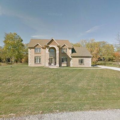 W275 N4009 Ishnala Trl, Pewaukee, WI 53072