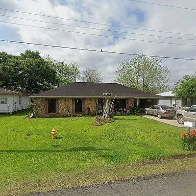 1005 Lester Dr, Breaux Bridge, LA 70517