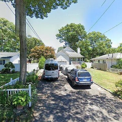 94 Revilo Ave, Shirley, NY 11967