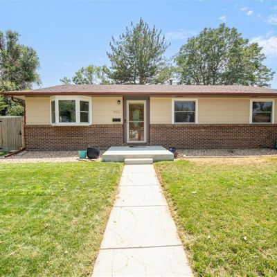 950 Dannys Ct, Longmont, CO 80501