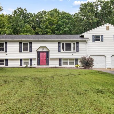 99 Pires Dr, Oakdale, CT 06370