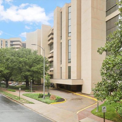 1101 S Arlington Ridge Rd #104, Arlington, VA 22202