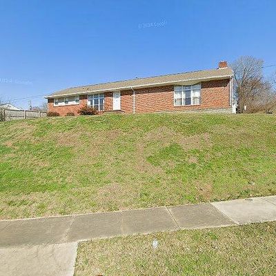 1118 N Wilcox Dr, Kingsport, TN 37660