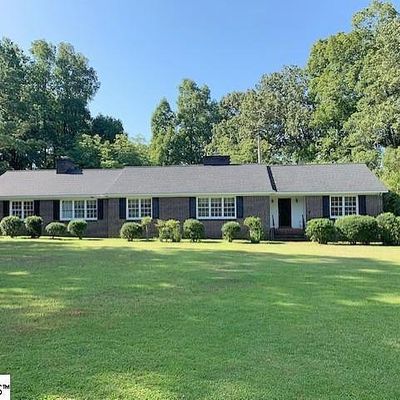 114 York St, Clinton, SC 29325