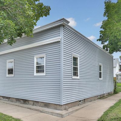 1142 Forest St, Saint Paul, MN 55106