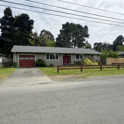 1020 3 Rd St Se, Bandon, OR 97411