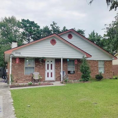 1058 Desert Shield St, Hinesville, GA 31313